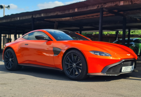Aston Martin Vantage