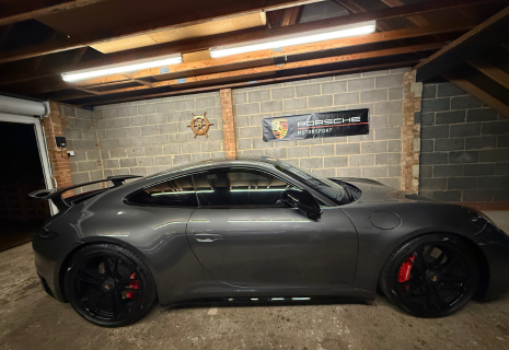 Porsche 992 911 Carrera 4 GTS